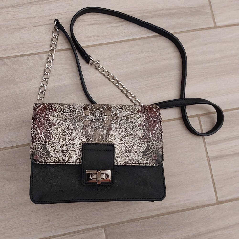 Sharif NWOT Black/White Faux Leather Mini Crossbody Handbag. Size  7x5.5